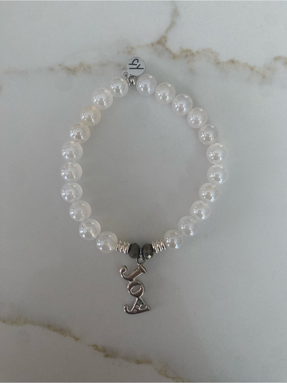 Joy Pearl Beaded Bracelet - White Pearlescent Beads